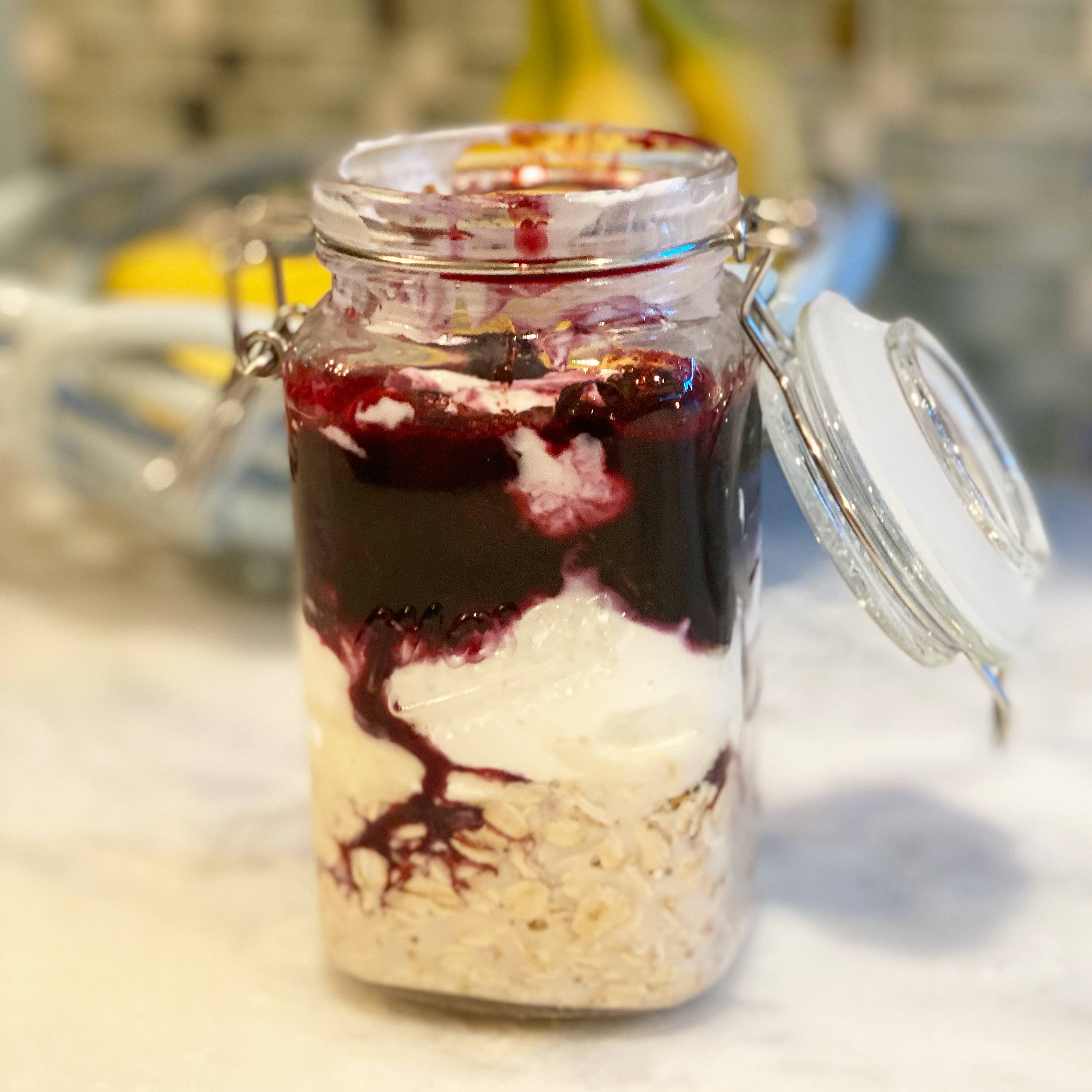 blueberyr jam protein overnight oats