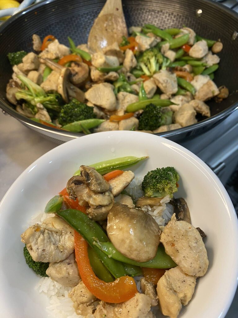 chicken stir fry in bowl