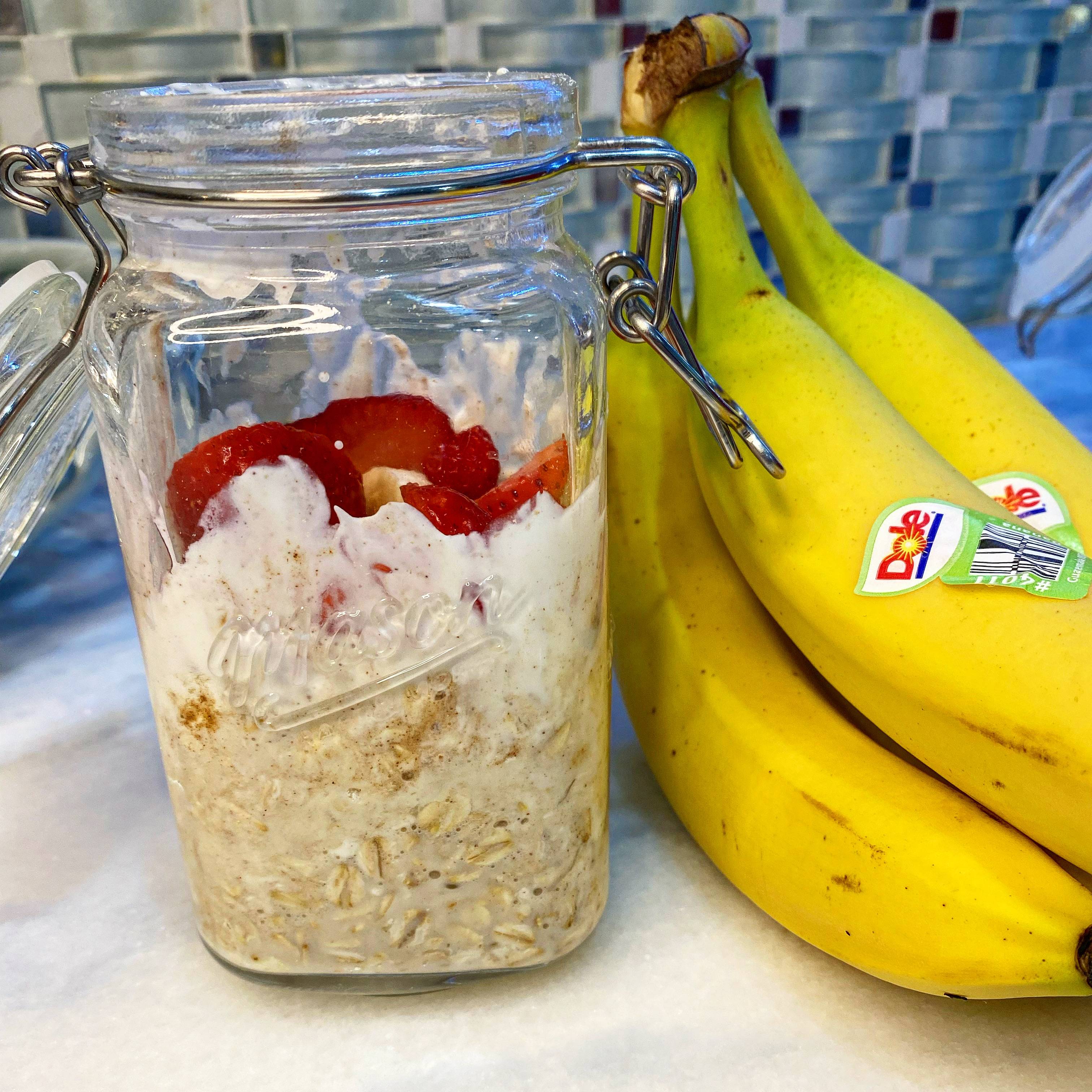 strawberry banana overnight oats