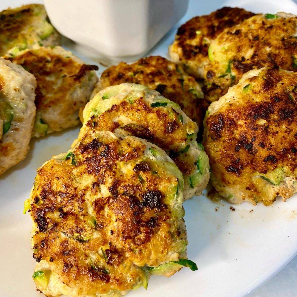 close up low carb spicy chicken bites