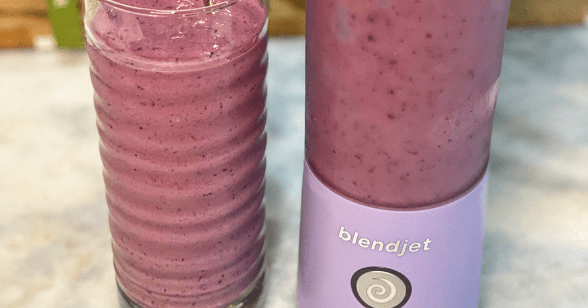 berry protein smoothie featured image