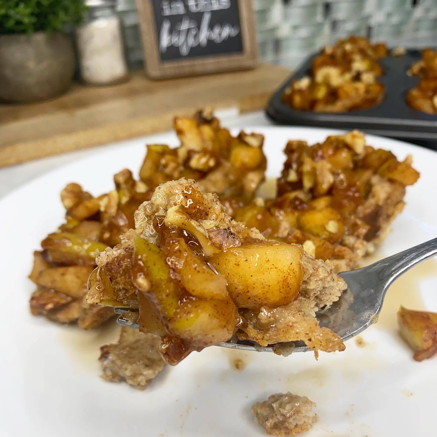 cinnamon apple french toast cups