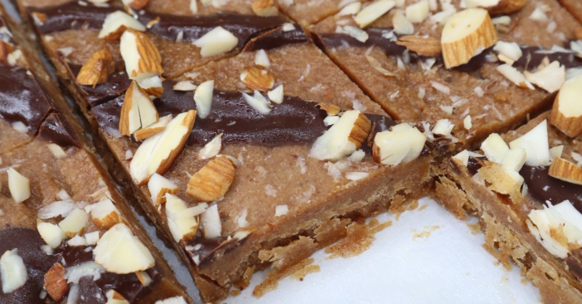 almond butter freezer fudge
