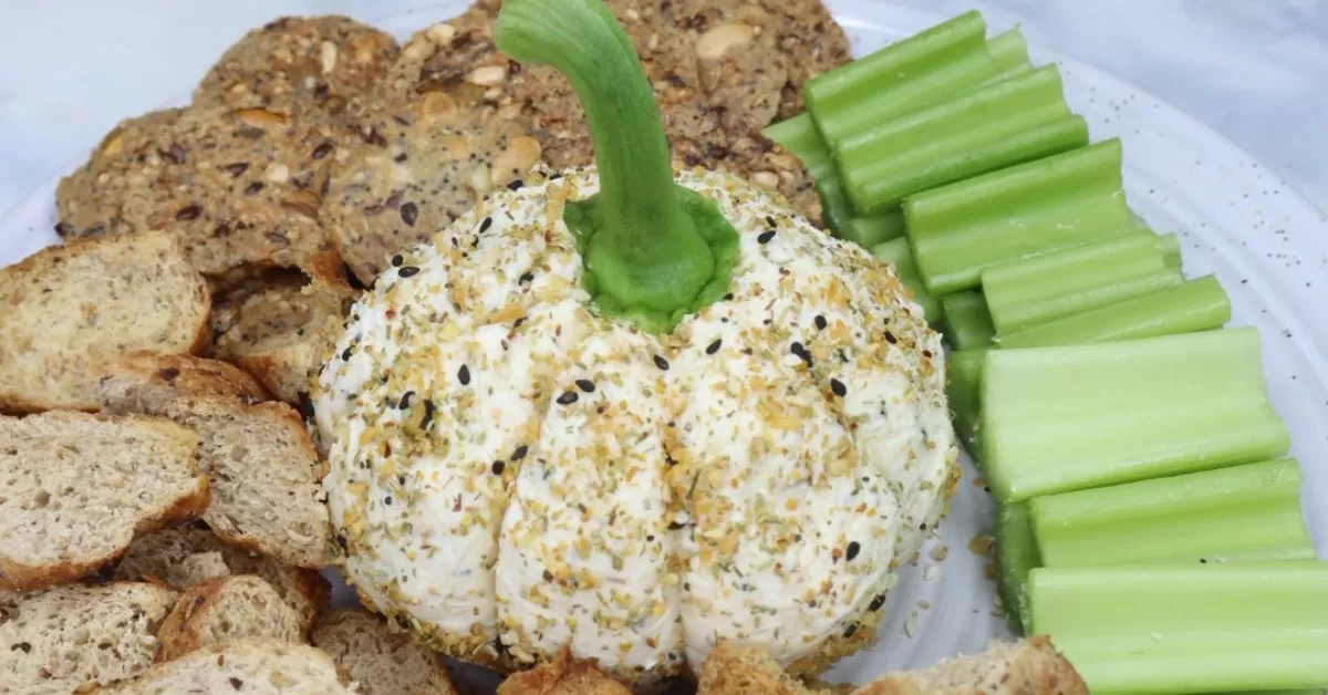 everything bagel cheese ball
