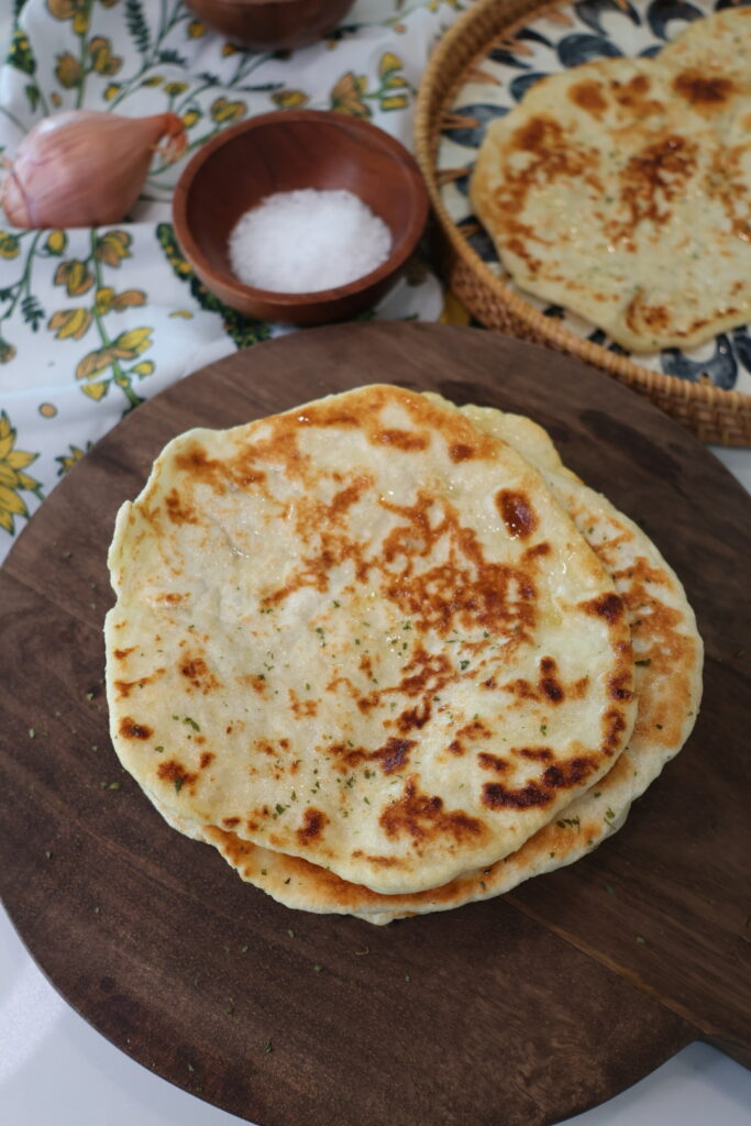 4 ingredient greek yogurt naan