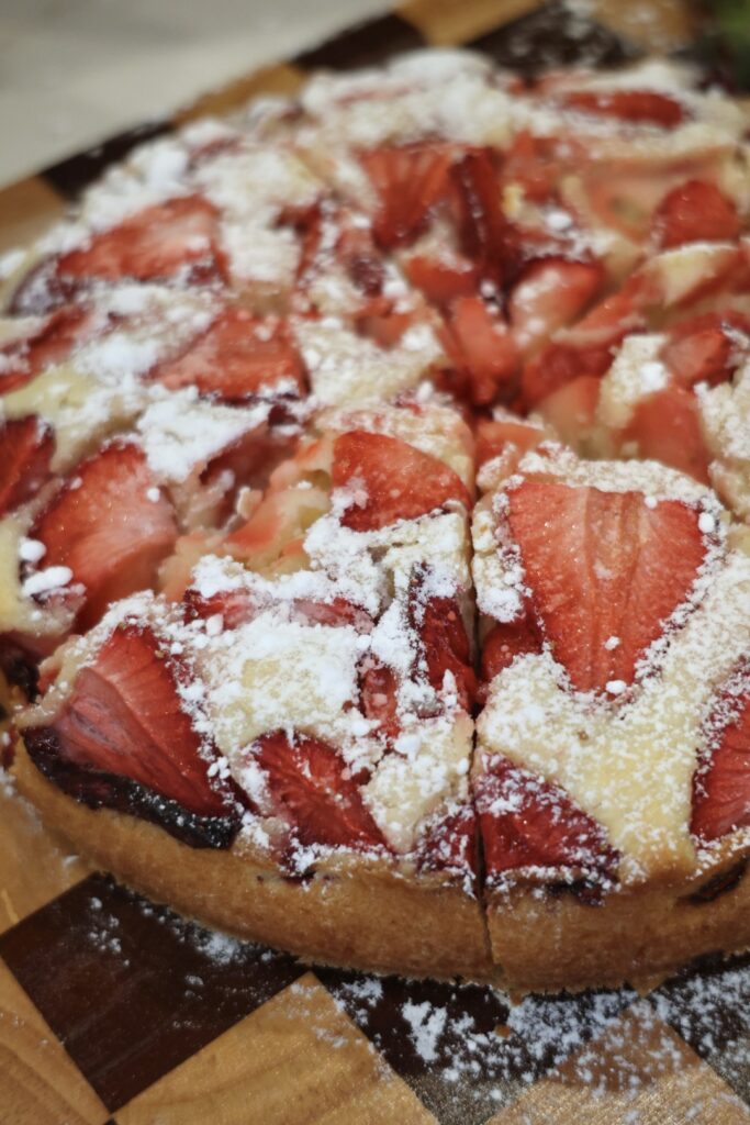 sourdough discard strawberry cake