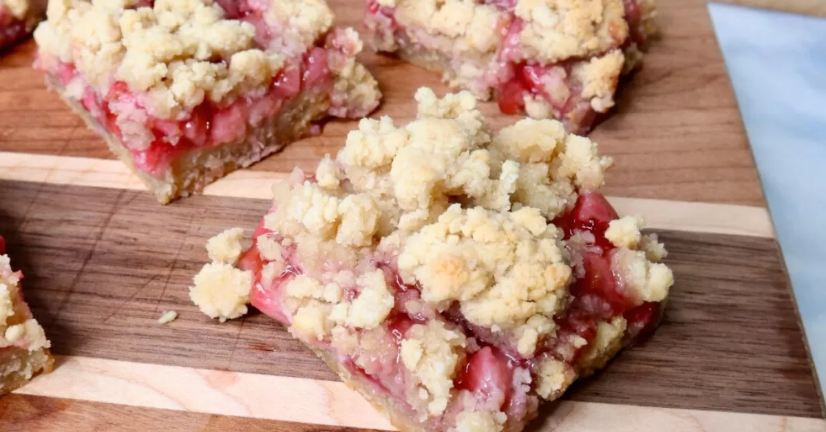 Strawberry pie bars