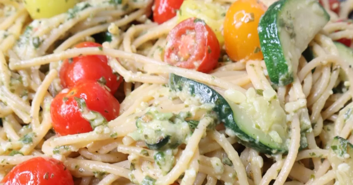 summer tomato protein pesto pasta
