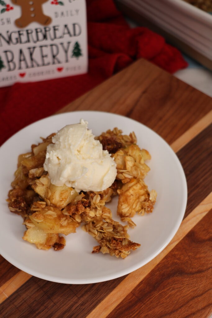 gingerbread apple crisp