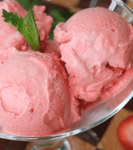 strawberry greek yogurt ice cream
