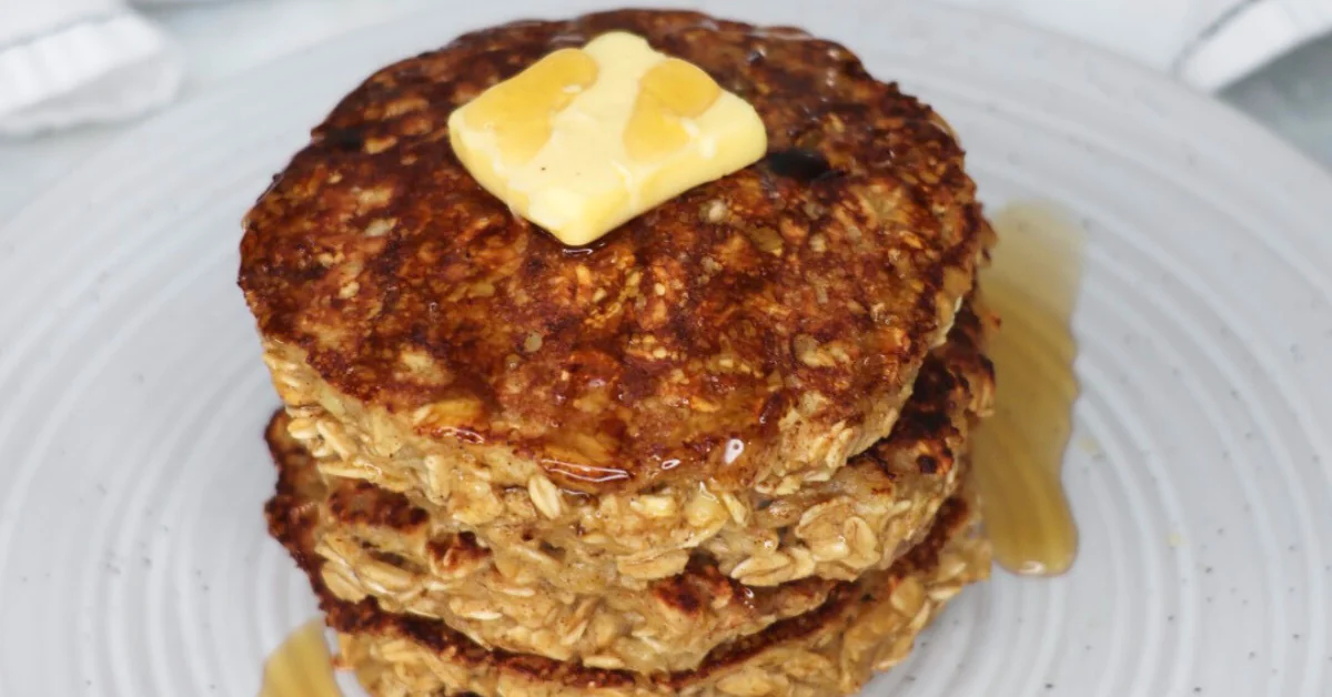 banana oat pancakes