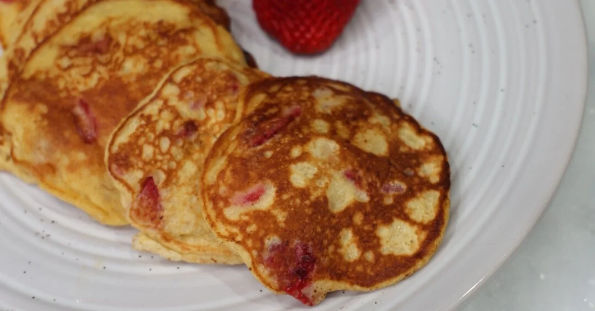 strawberry banana pancakes