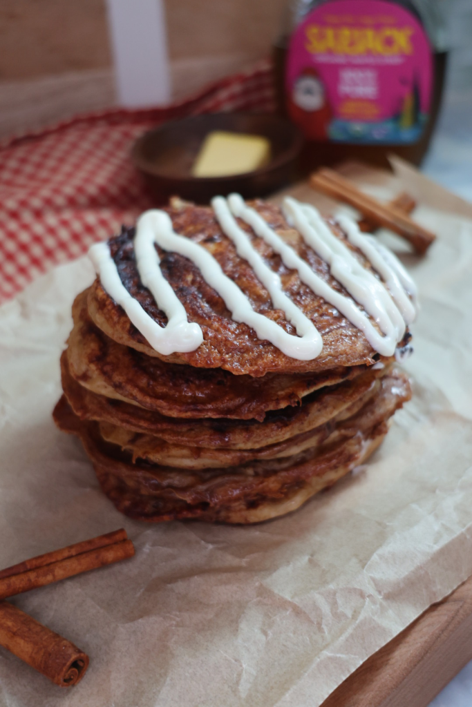 cinnamon roll greek yogurt pancakes