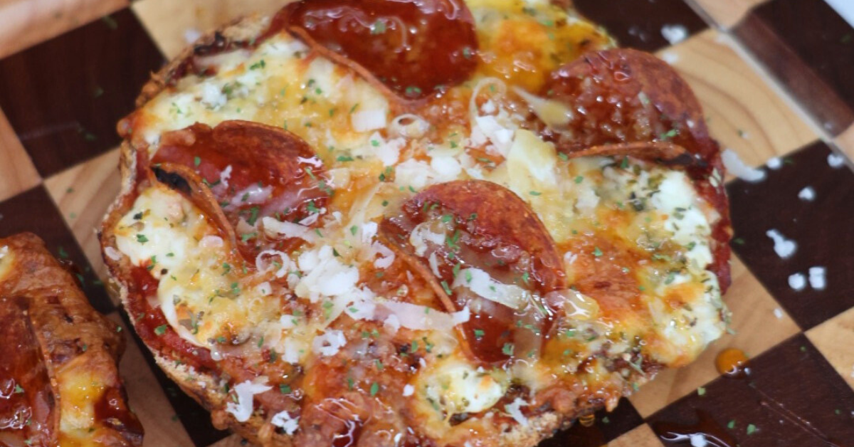 low carb high protein hot honey pizza bagel