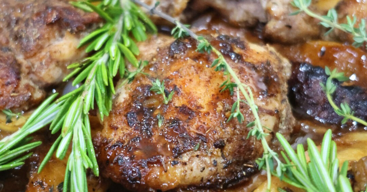 apple cider chicken skillet