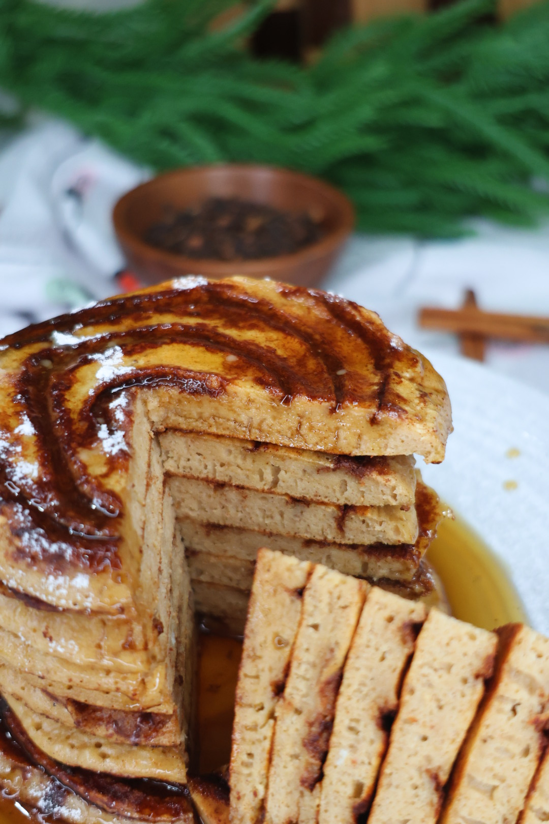 cinnamon roll gingerbread greek yogurt pancakes