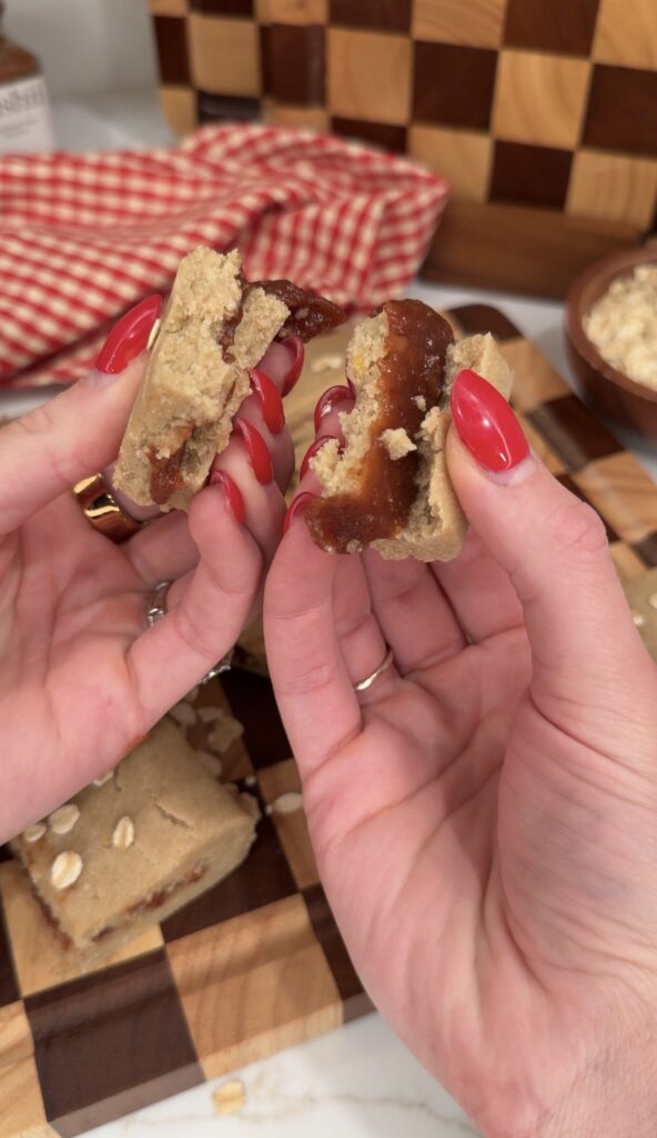 healthy no-bake strawberry snack bars