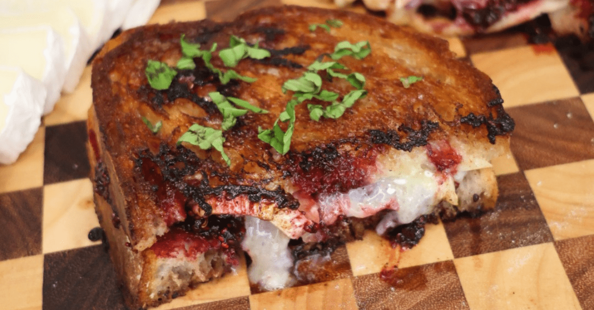 balsamic blackberry brie grilled cheese