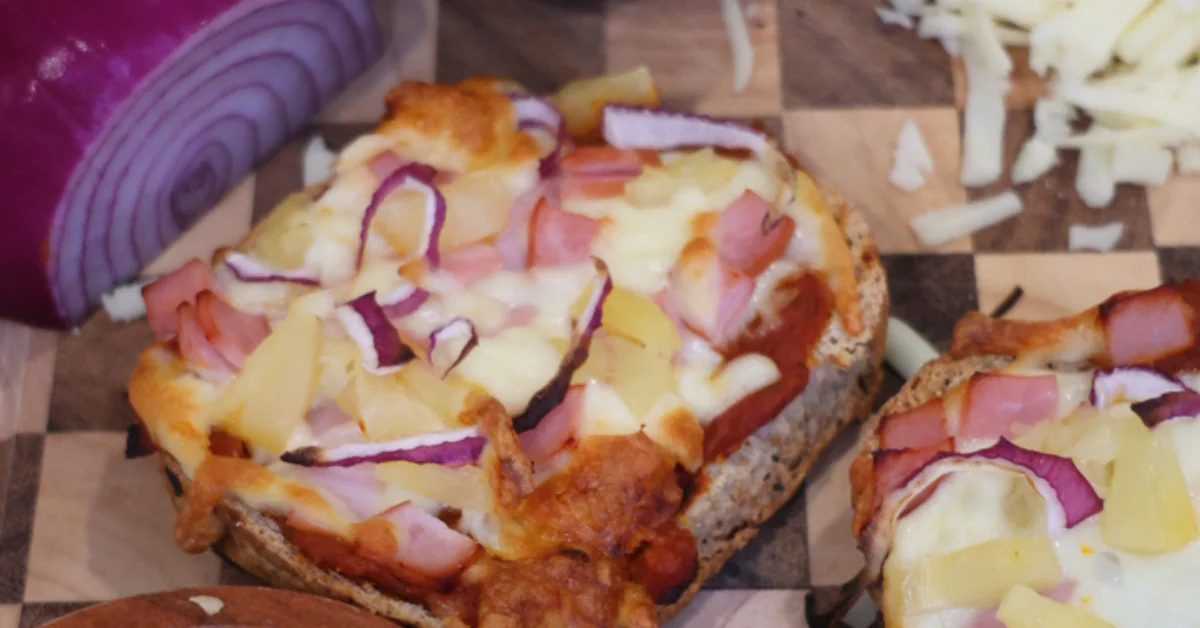 hawaiian pizza bagel